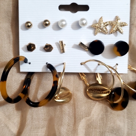 Fashion Earrings - Picture 3 of 3